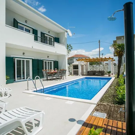Iva Villa