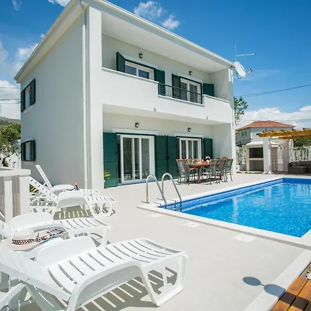 别墅 Iva 特罗吉尔